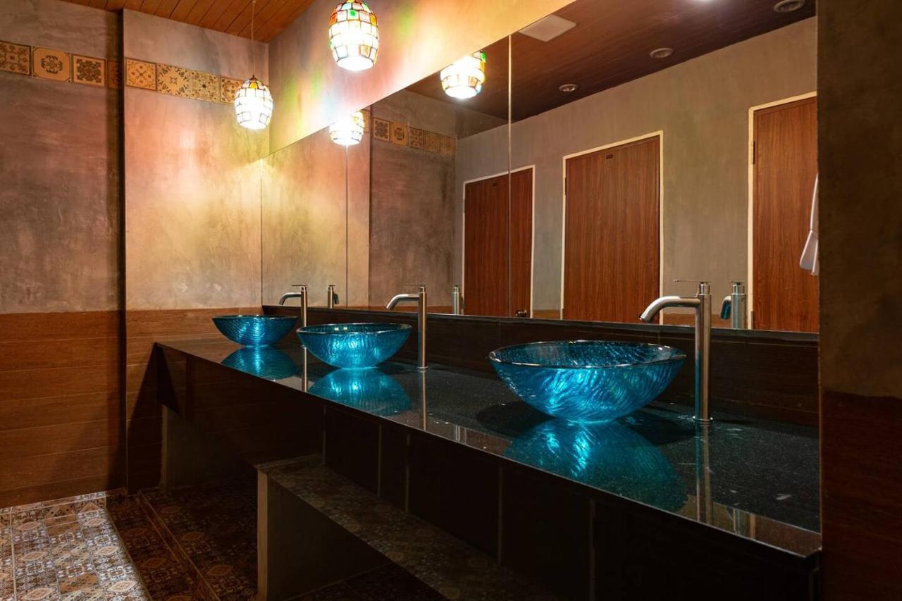 Deluxe Twin Room Share Bathroom
